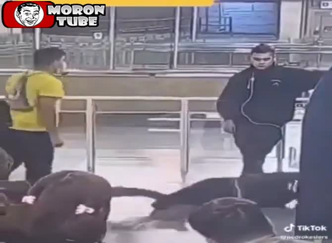 Video :When two guys prevent Rocky Balboa from taking out cash